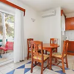 Appartement By The Sea - 3196 *