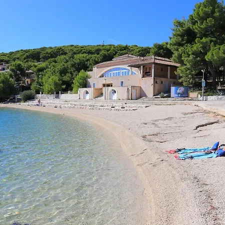 Apartments By The Sea Rogoznica - 3196 *
