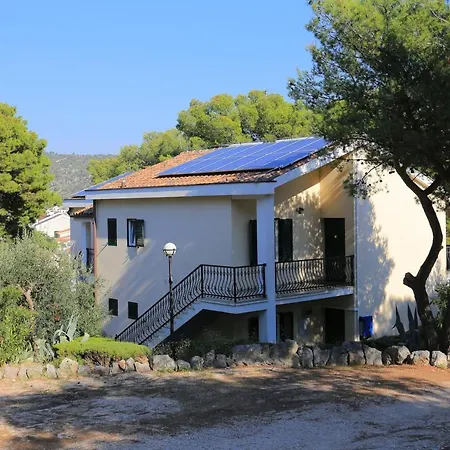 Apartment Apartments By The Sea Rogoznica - 3196 *