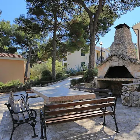 Apartments By The Sea Rogoznica - 3196