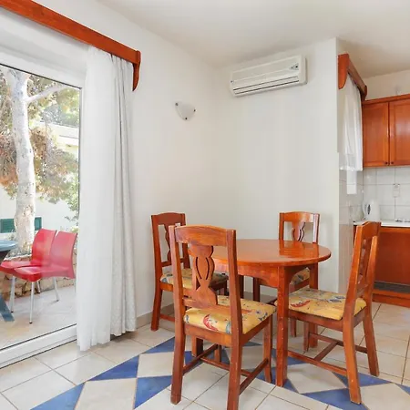 Apartment Apartments By The Sea Rogoznica - 3196 *