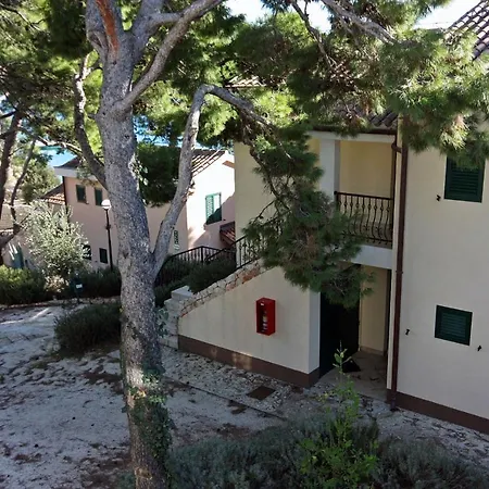 Apartments By The Sea Rogoznica - 3196