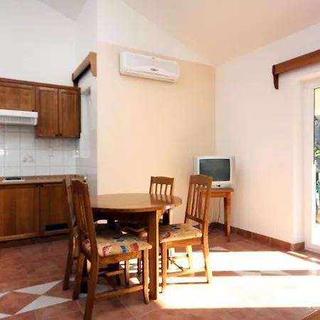 Appartamento By The Sea - 3196 *